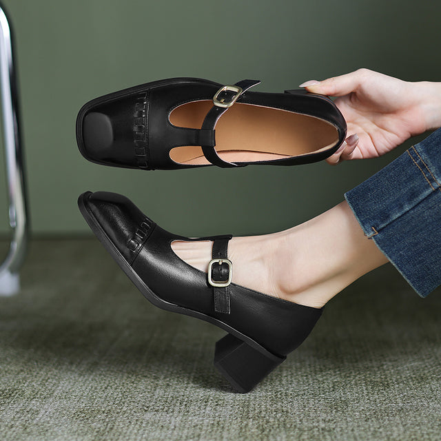 Slip-Into Serpatura: Effortless Elegance