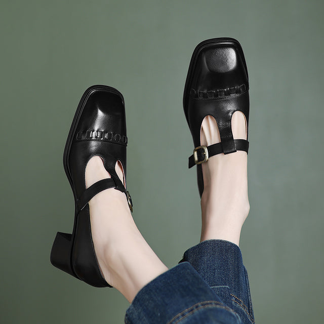 Slip-Into Serpatura: Effortless Elegance