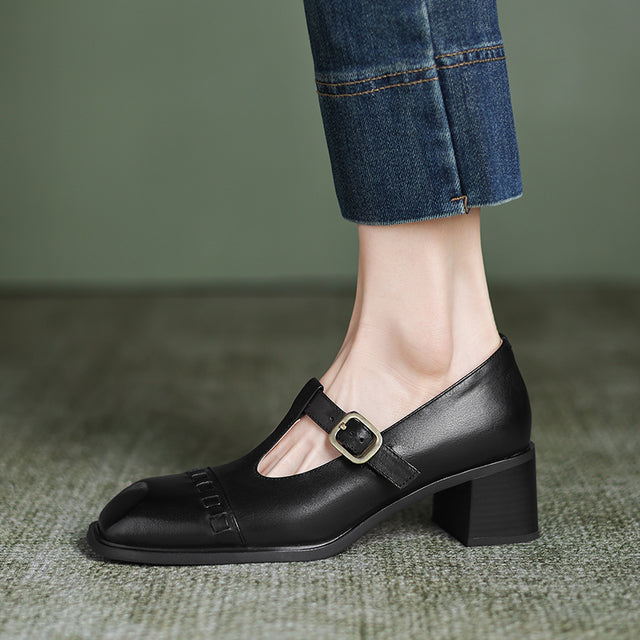 Slip-Into Serpatura: Effortless Elegance