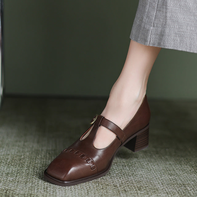 Slip-Into Serpatura: Effortless Elegance