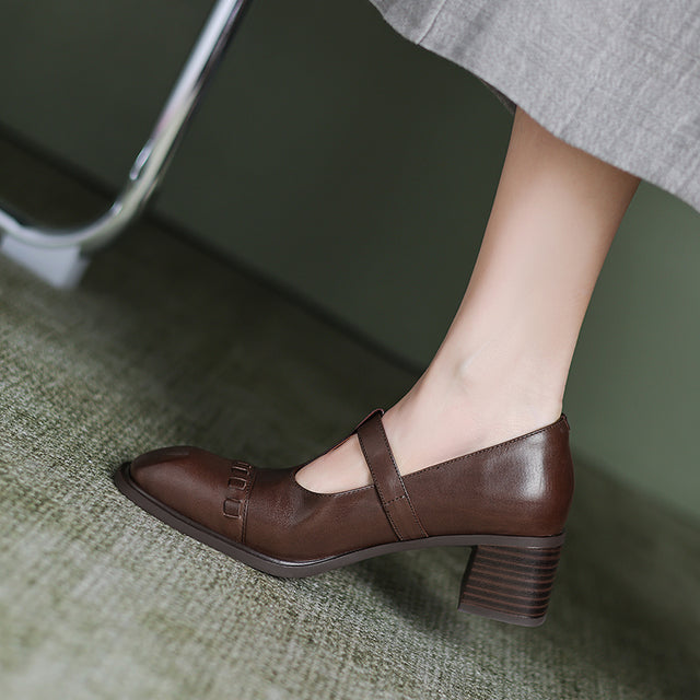 Slip-Into Serpatura: Effortless Elegance