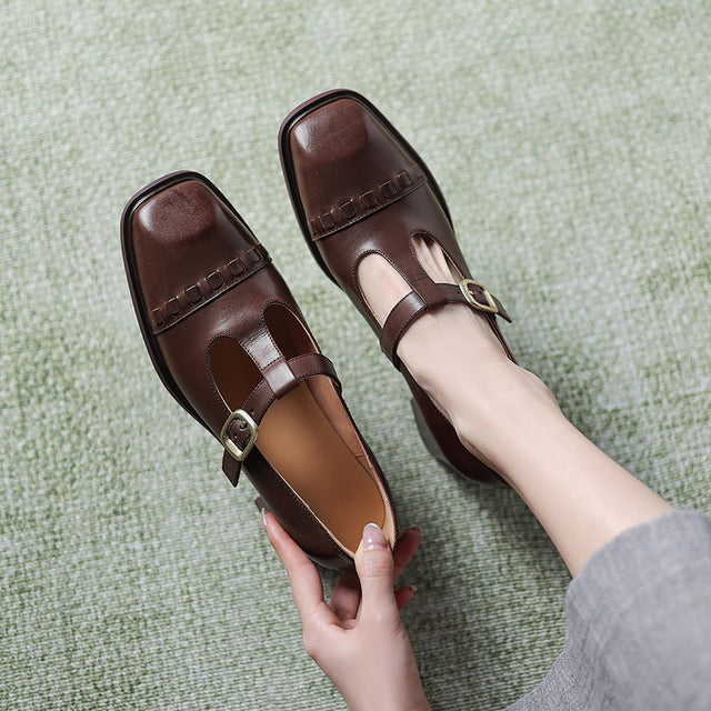 Slip-Into Serpatura: Effortless Elegance