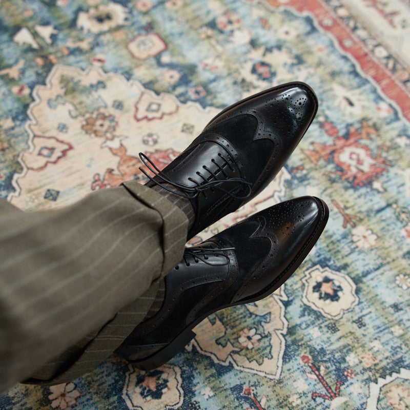 Luxorique Timeless Elegance Lace-Up