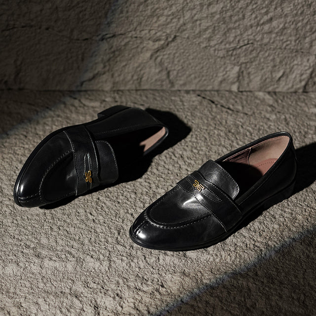 Opulessa Elegant Desk Footwear