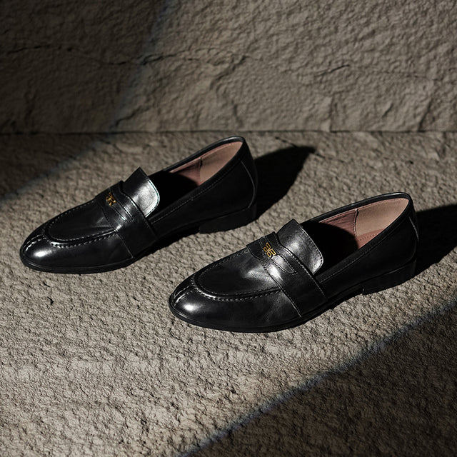 Opulessa Elegant Desk Footwear