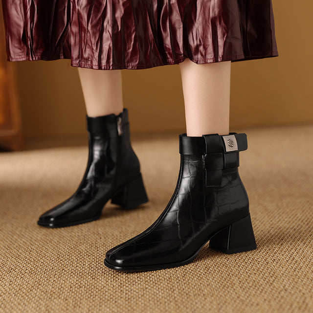 Serpatura Ankle Boots Extravaganza