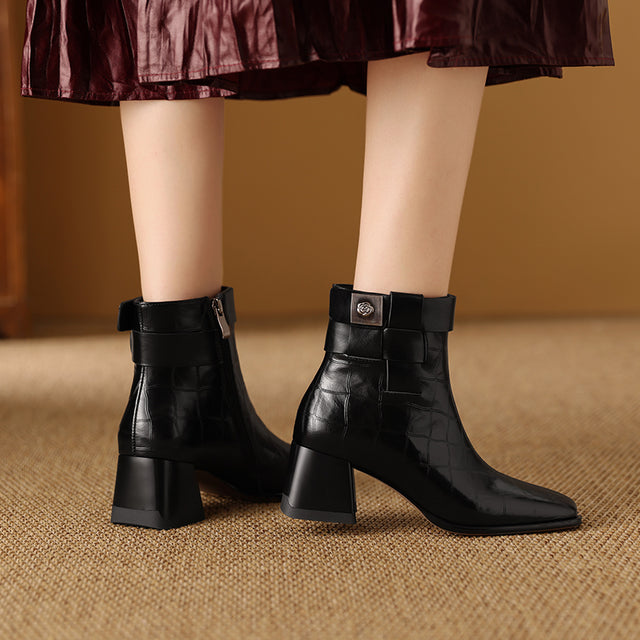 Serpatura Ankle Boots Extravaganza