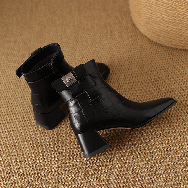 Serpatura Ankle Boots Extravaganza