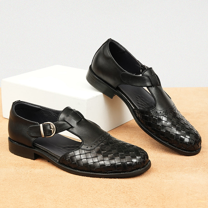 Eldorian Chic Buckle Leather Sandals