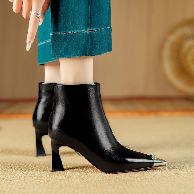 Elanteur Monarch Ankle Footwear