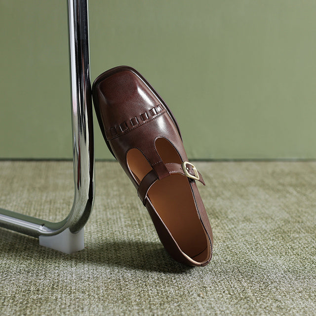 Slip-Into Serpatura: Effortless Elegance