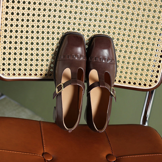 Slip-Into Serpatura: Effortless Elegance