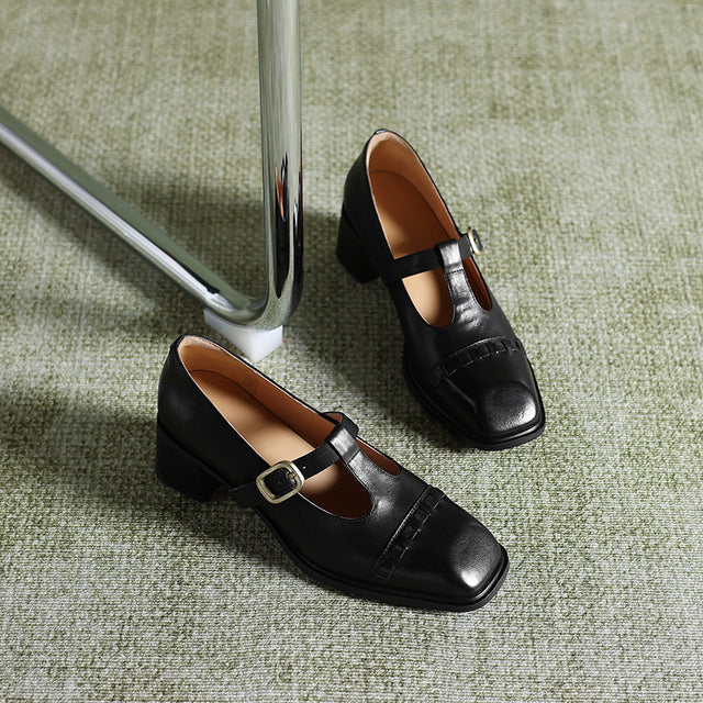 Slip-Into Serpatura: Effortless Elegance