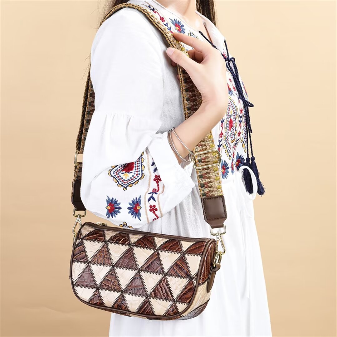 Ostranuxe Zippered Companion