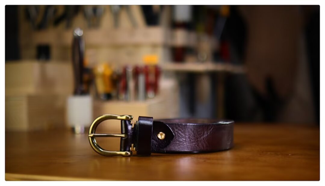 Veltique Sophisticated Waistline Charm