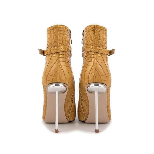 Veltique Ostranuxe Splendora Footwear