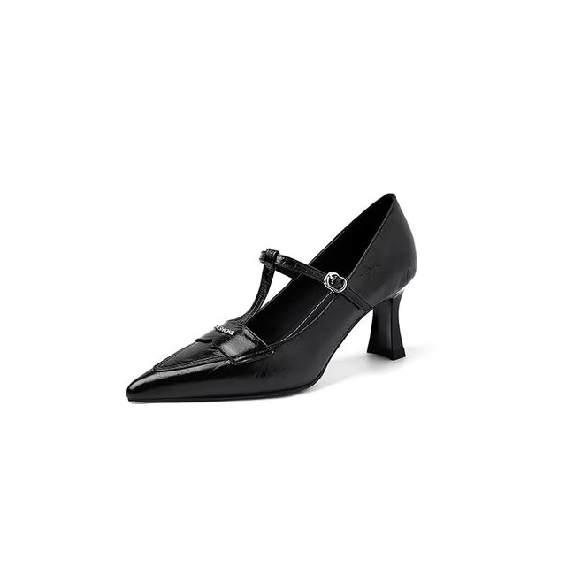 Sleek Urbano Slide-Stride Runway Statement
