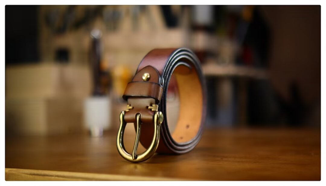 Veltique Sophisticated Waistline Charm