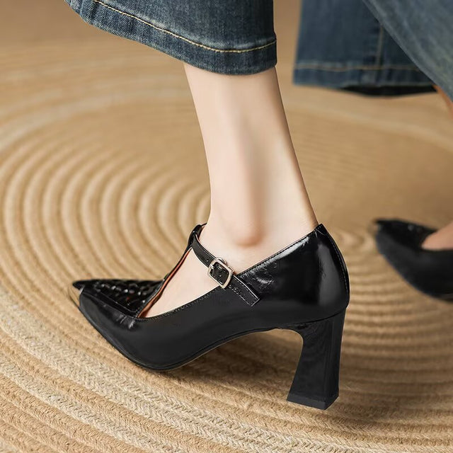 Braviora Shine Heels