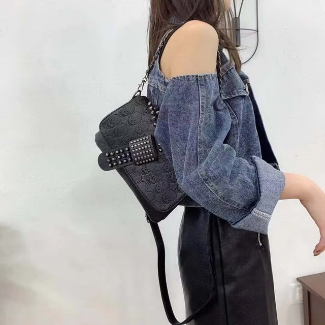 Lustrévo Crossbody Elegance