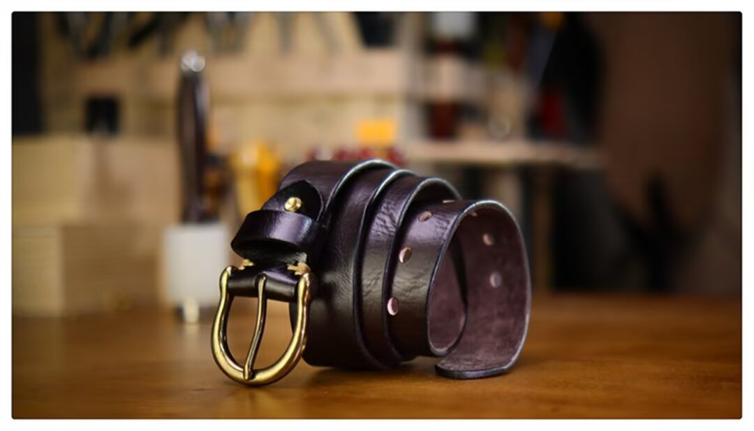 Veltique Sophisticated Waistline Charm