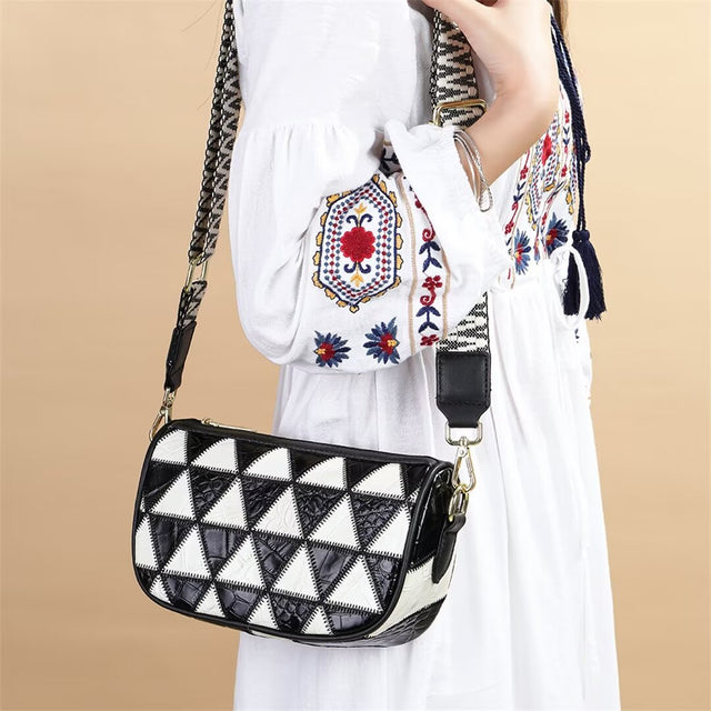 Ostranuxe Zippered Companion