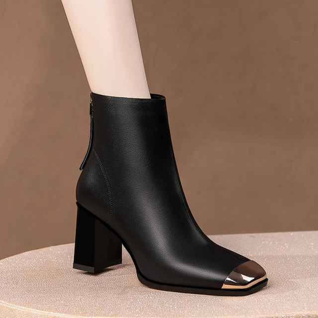 #Color_Black Leather