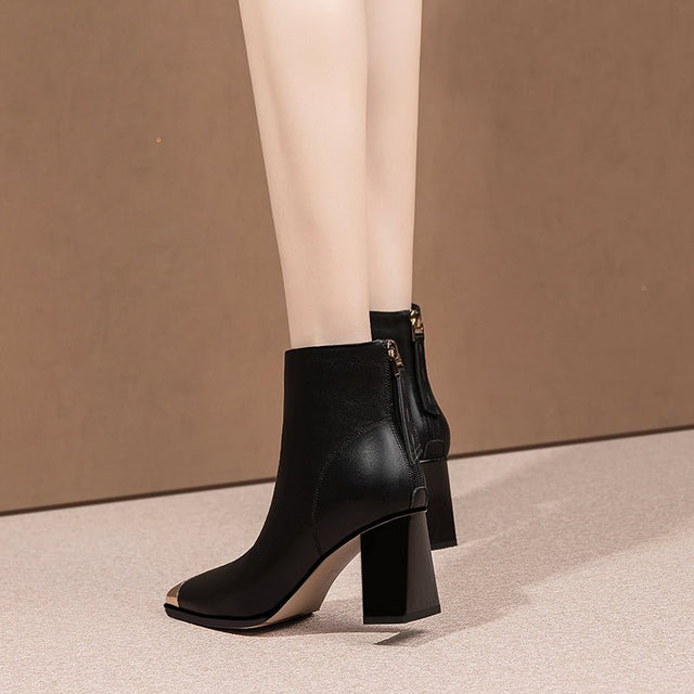 #Color_Black Leather