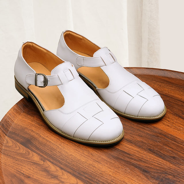 Celestova Chic Buckle Leather Sandals