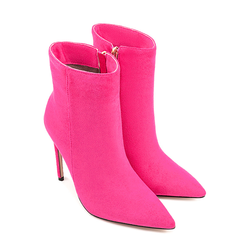 Ebonique Signature Zipper Boots