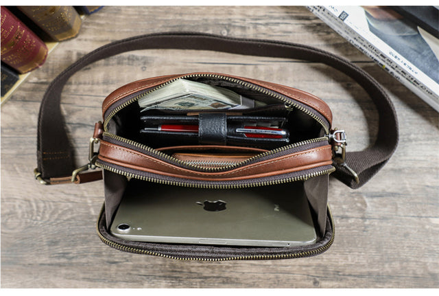 Fashionista's Chic Leather Crossbody Messenger Bag