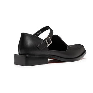 Leather Chic Buckle Sandals