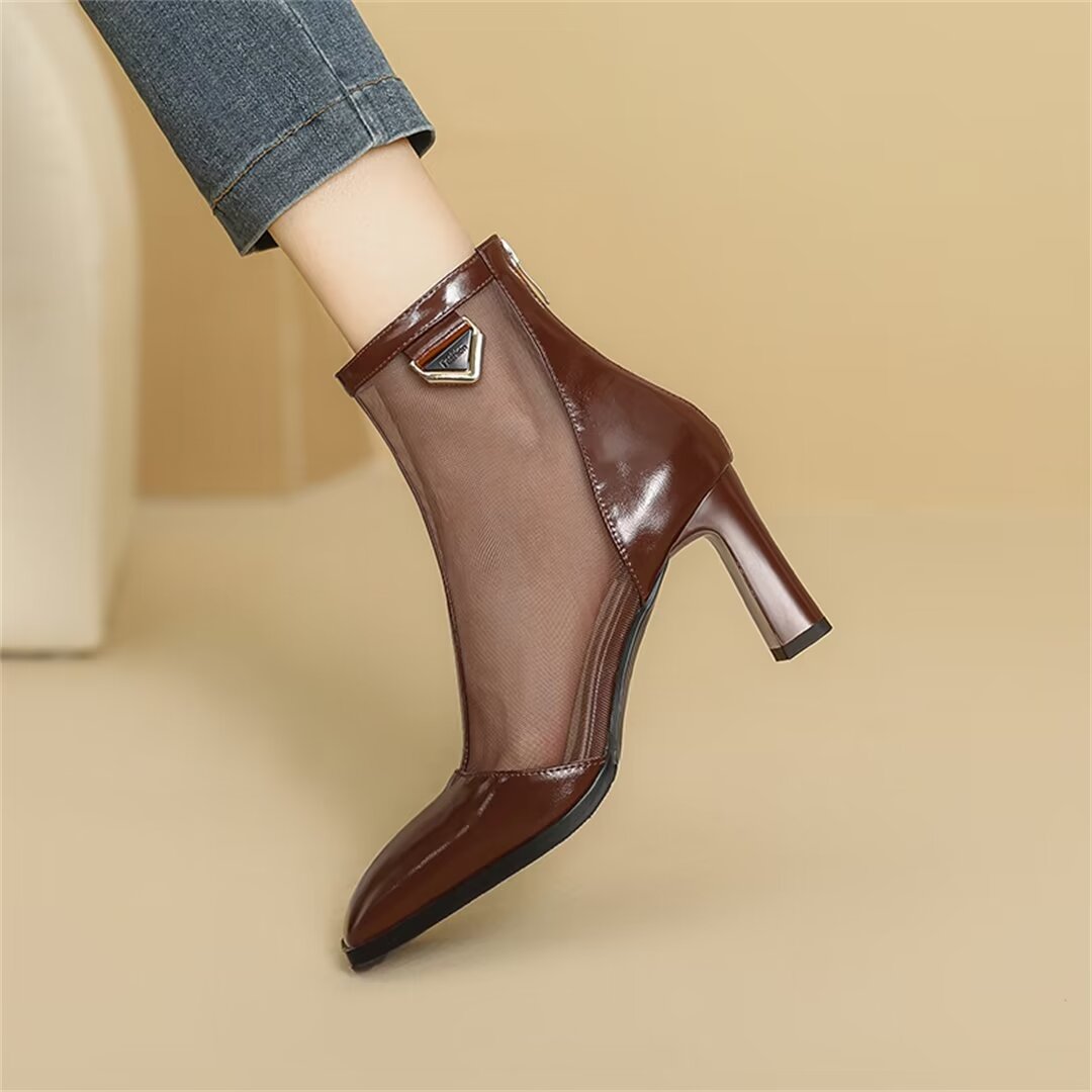 SleekZip Pointed Pumps