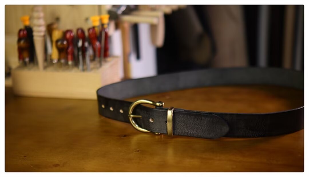 Sophisticated Solid Cowskin Belt