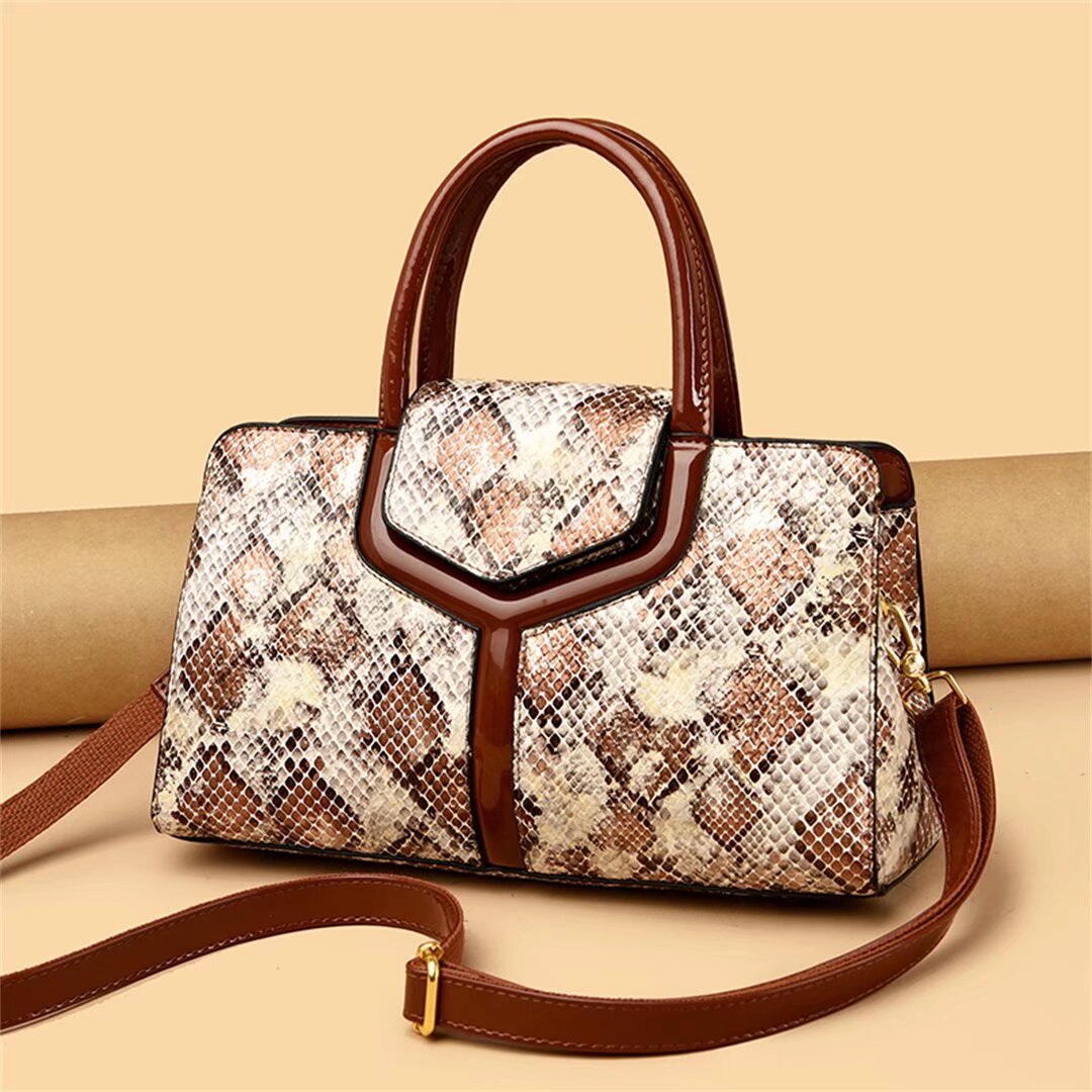 GlamTrend Alligator Pattern Handbag