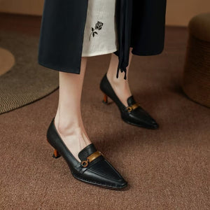 Refined Cow Leather Pointed Toe Pumps