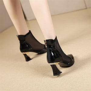 SvelteZip Cow Leather Pumps