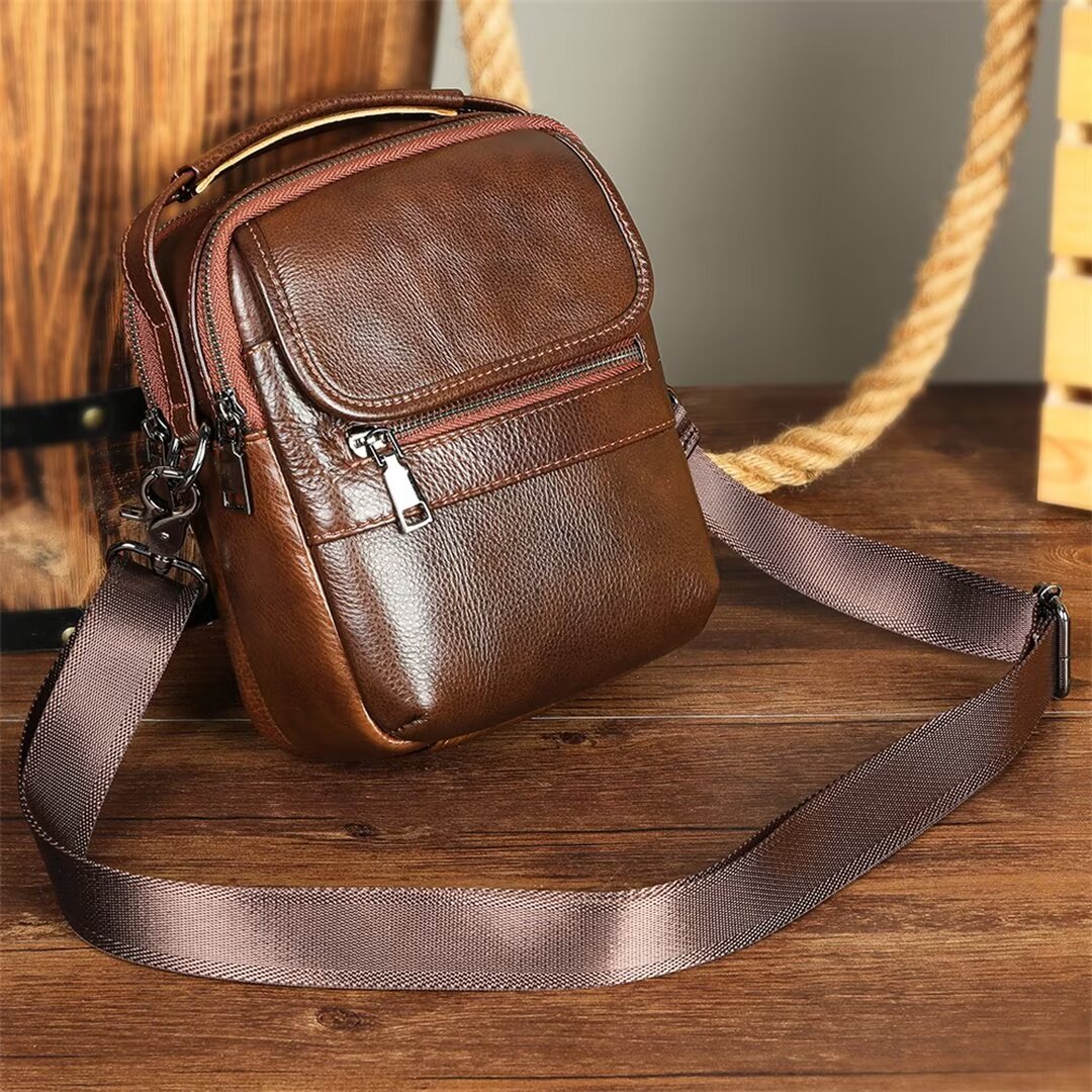 Fashionable Frontier Men's Leather Bag