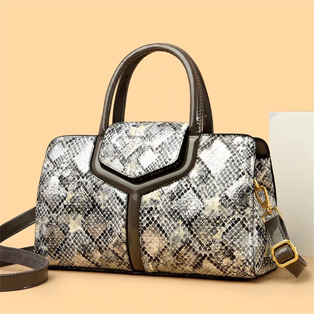 GlamTrend Alligator Pattern Handbag