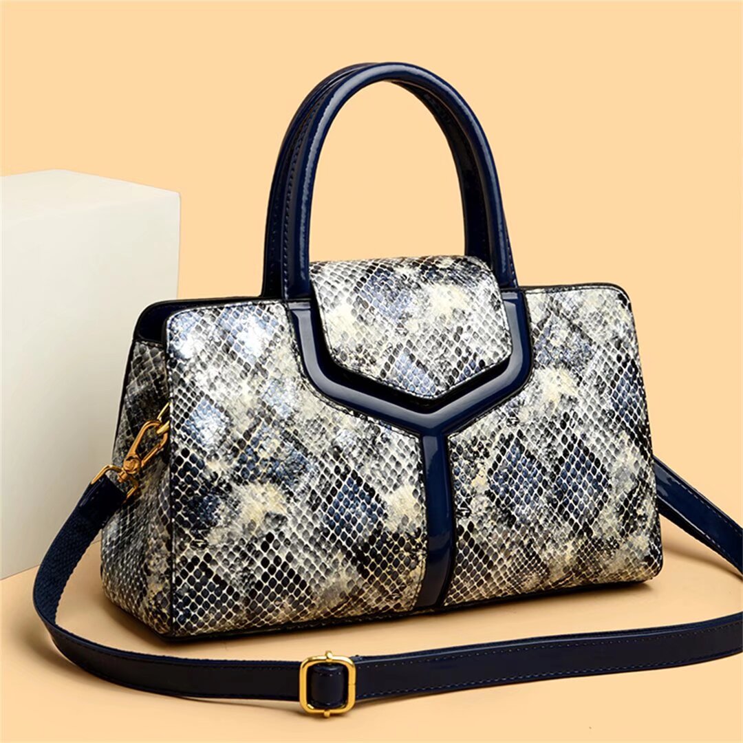 GlamTrend Alligator Pattern Handbag