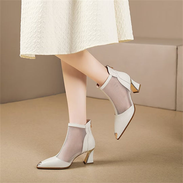 SvelteZip Cow Leather Pumps