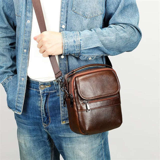 Fashionable Frontier Men's Leather Bag