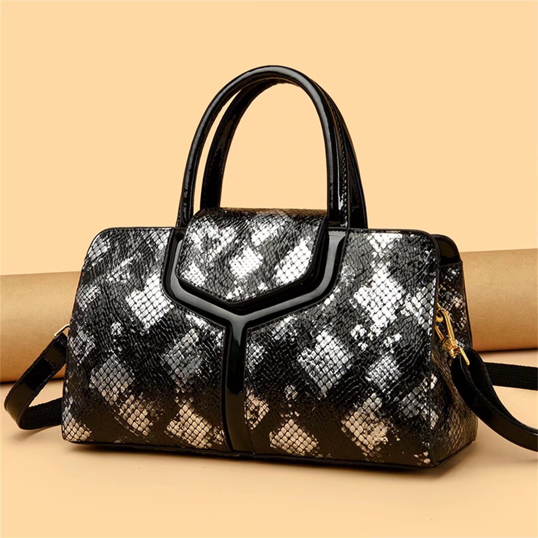 GlamTrend Alligator Pattern Handbag