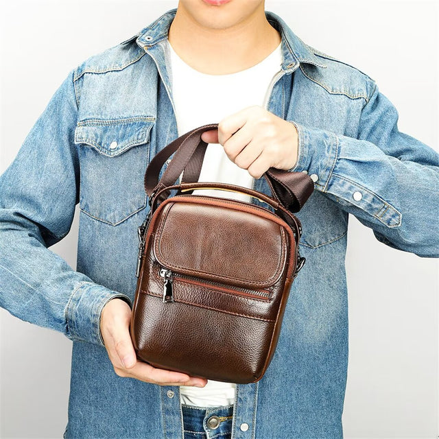 Fashionable Frontier Men's Leather Bag