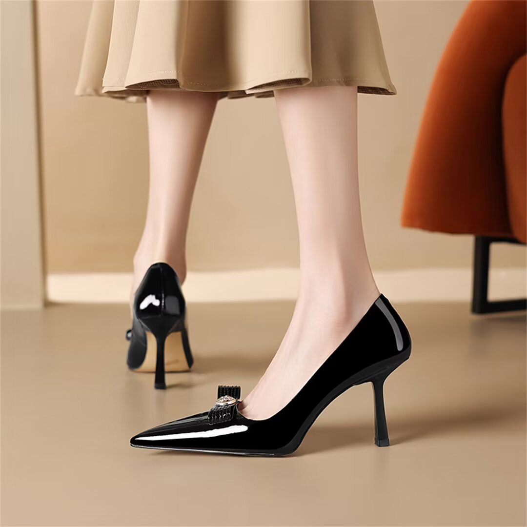 Daring Elevation Leather Pumps