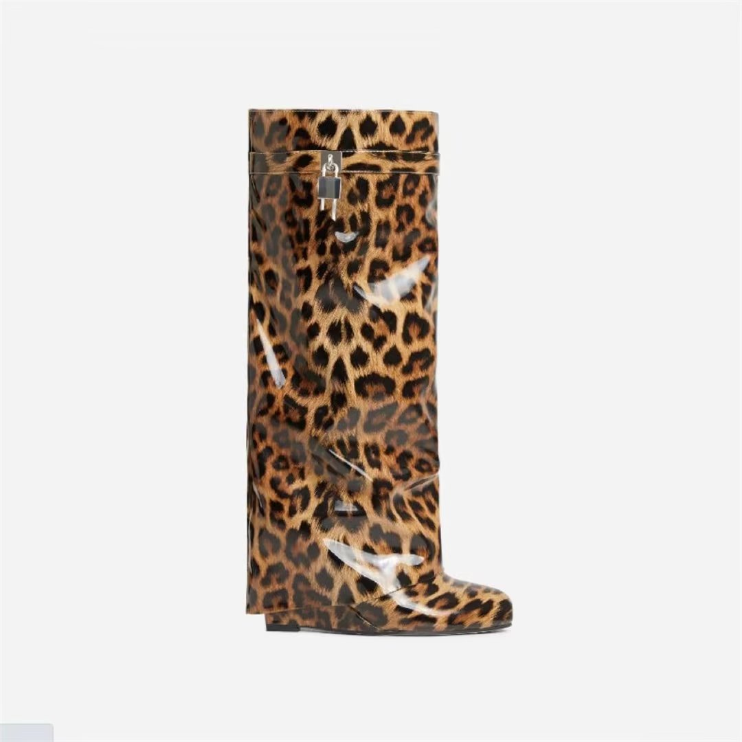 #Color_Leopard print