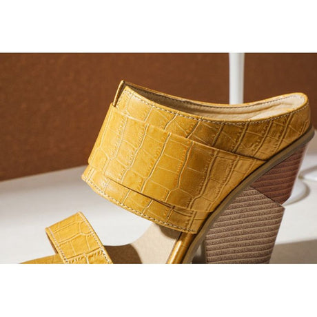 #Color_Gold